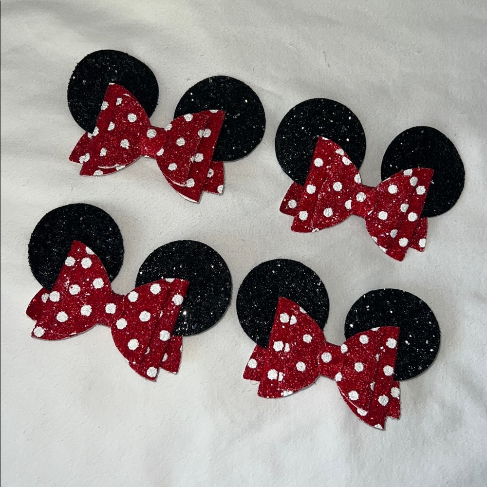 Minnie Mouse ears glittery alligator hair clips for little girl - set of 4